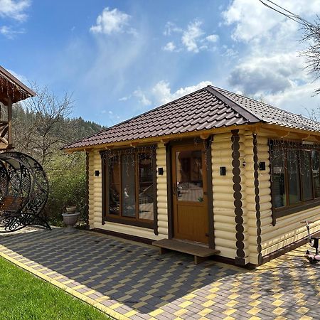 Rodynnyi Zatyshok Guest House Verhovîna Exterior foto