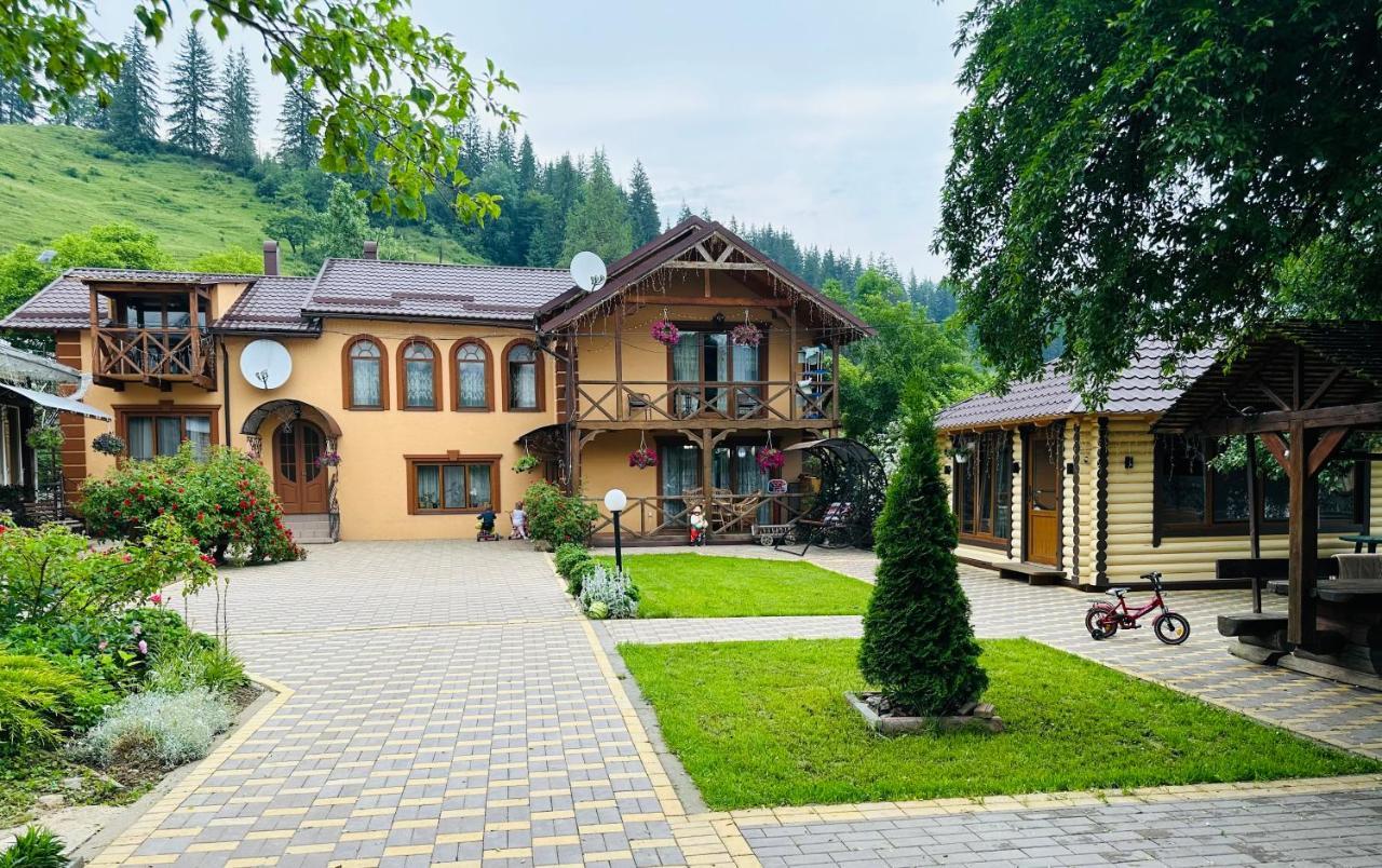 Rodynnyi Zatyshok Guest House Verhovîna Exterior foto